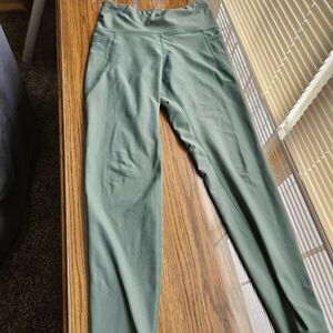 Old Navy Active Powersoft Leggings in Dark Green